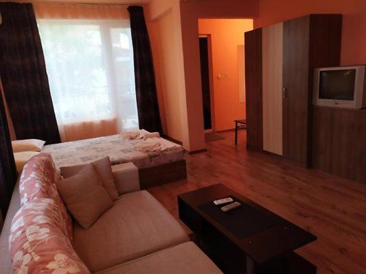 Denz Hotell Tjernomorets Exteriör bild